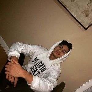 Meet your Posher, Ahmed